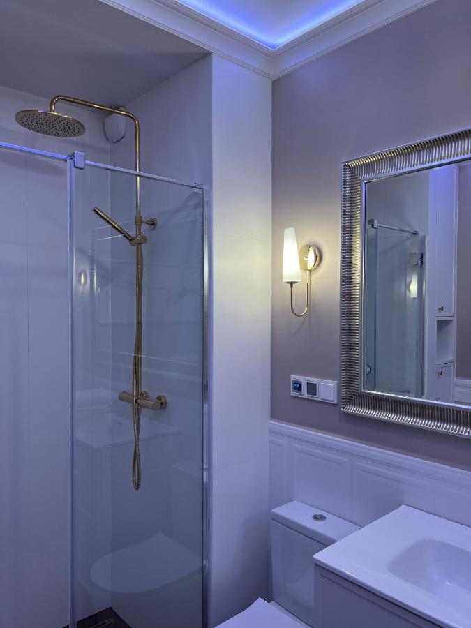 Nr 12 Europa22 Exclusive Z Garazem Podziemnym Appartement Tomaszów Mazowiecki Buitenkant foto